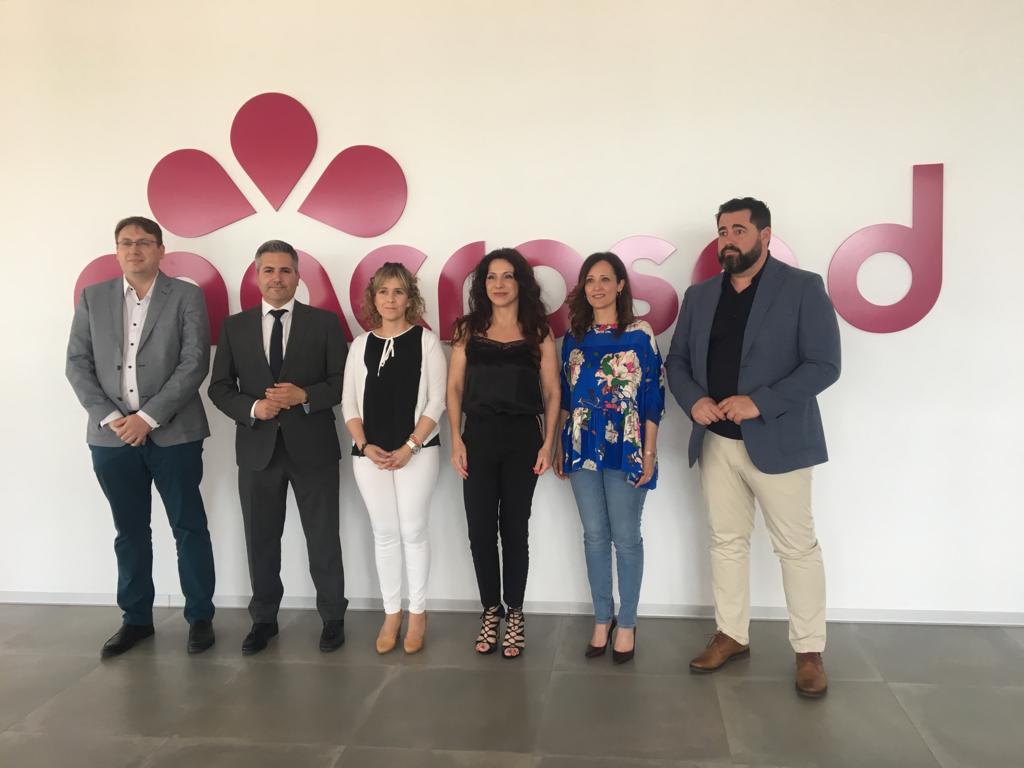 Visita de la Consejera de Igualdad a la cooperativa Macrosad en Jaén